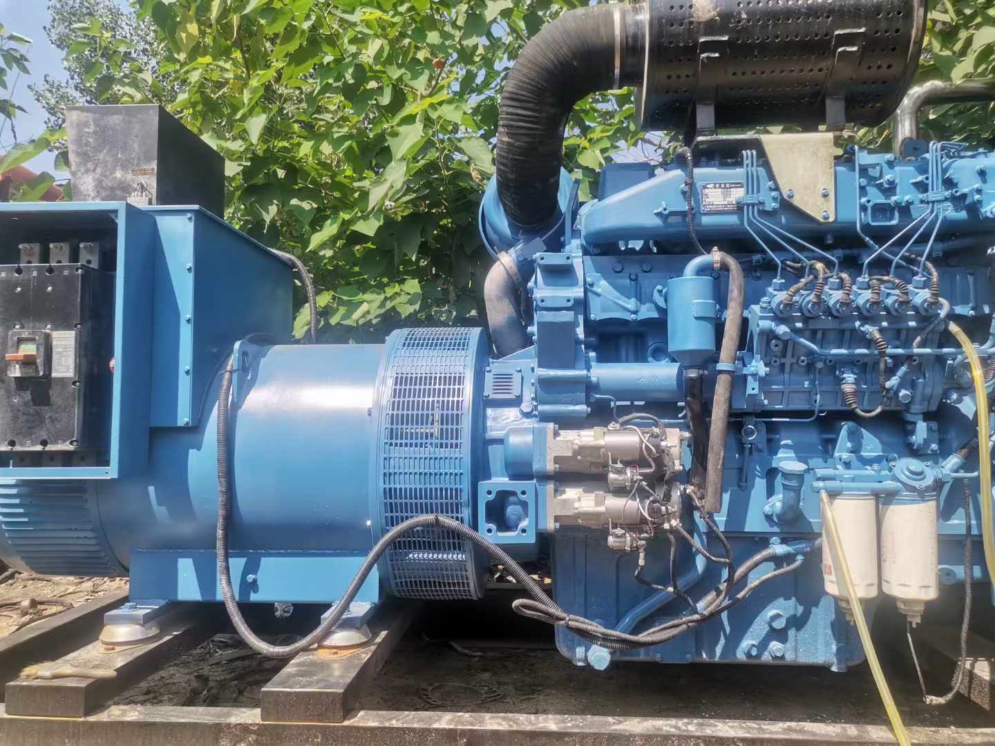 微山详细说明降低 800kW 柴油发电机输出电流波动的方法
